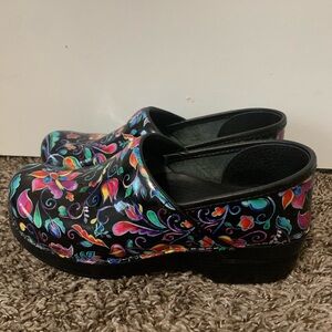Dansko Vivid Floral Patent LIMITED EDITION Womens Professional Clog Size 38